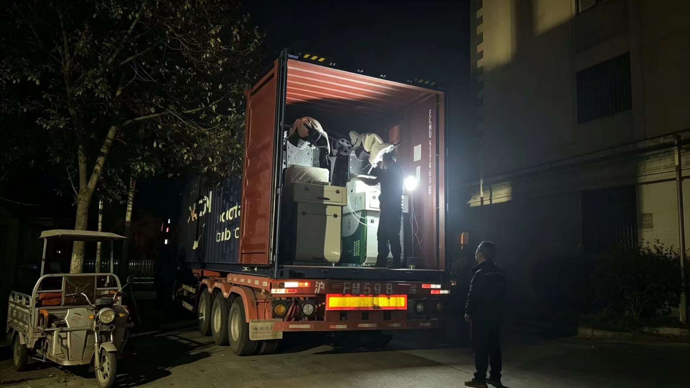 出口海外的非标定制自卸三轮车